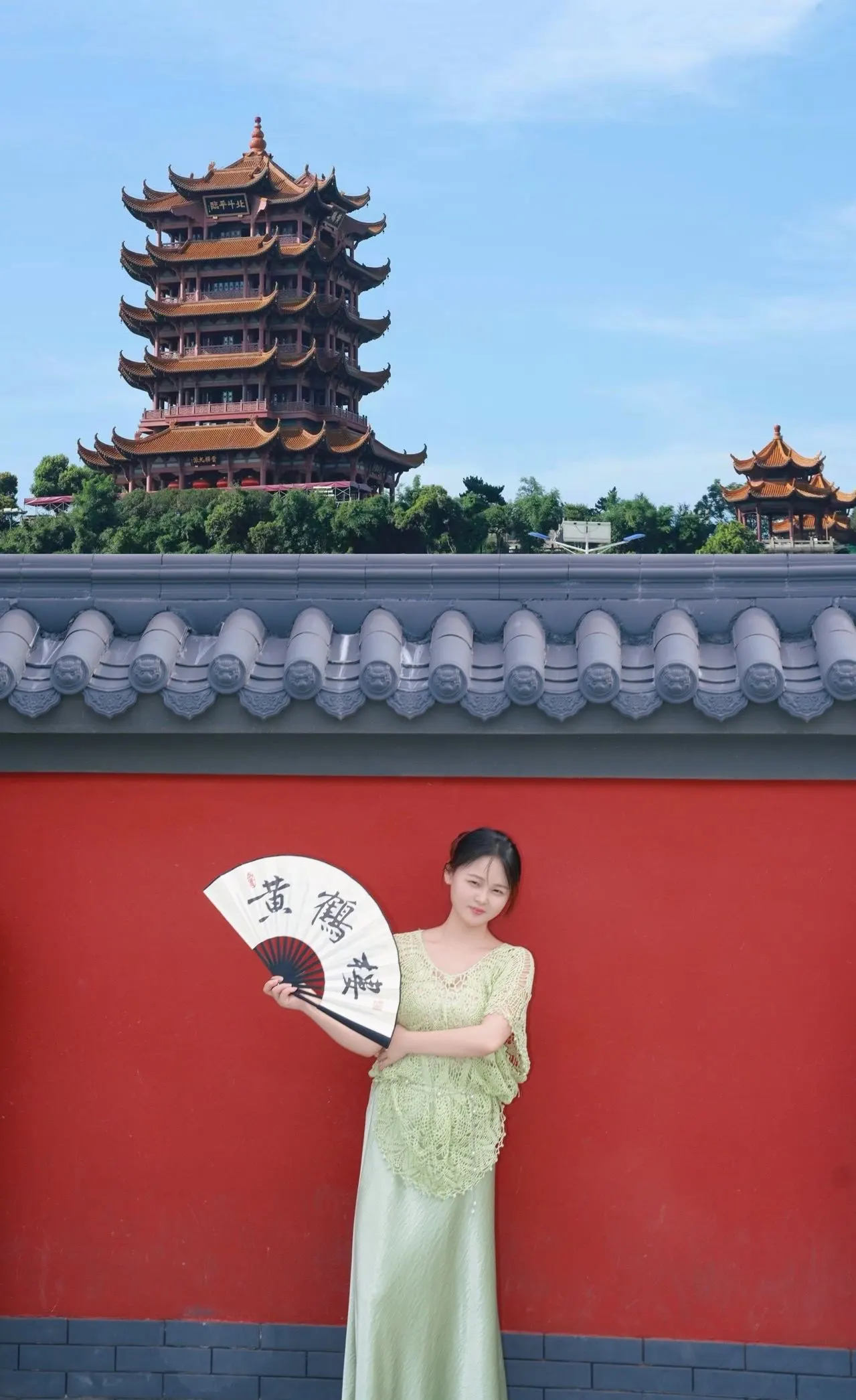 穿自己钩织的衣服出来玩,拍照好看, a crochet project shared by 月