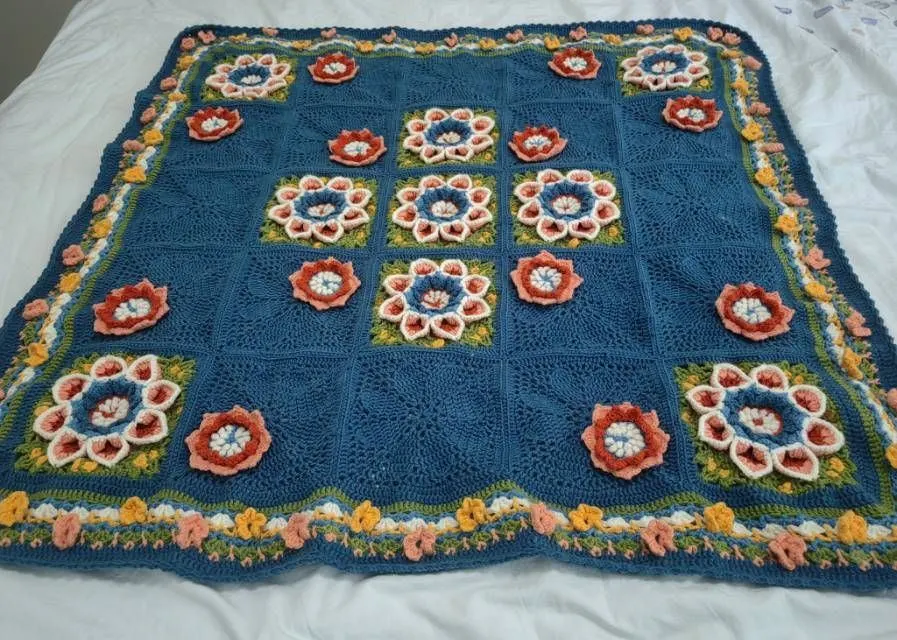 宝相花琉璃影壁毯, a crochet project shared by 因你而快乐