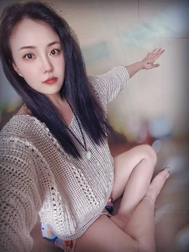 白厂丝罩衫
