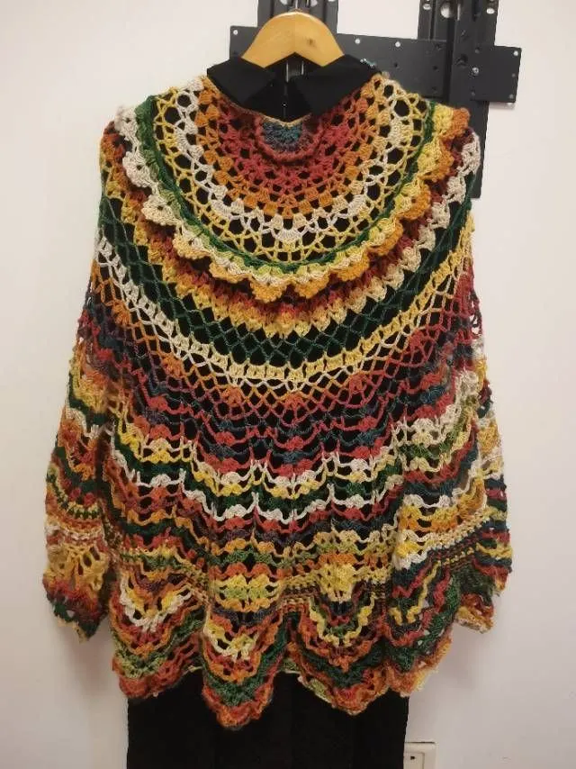 茱萸披肩, a crochet project shared by 毛线小森林