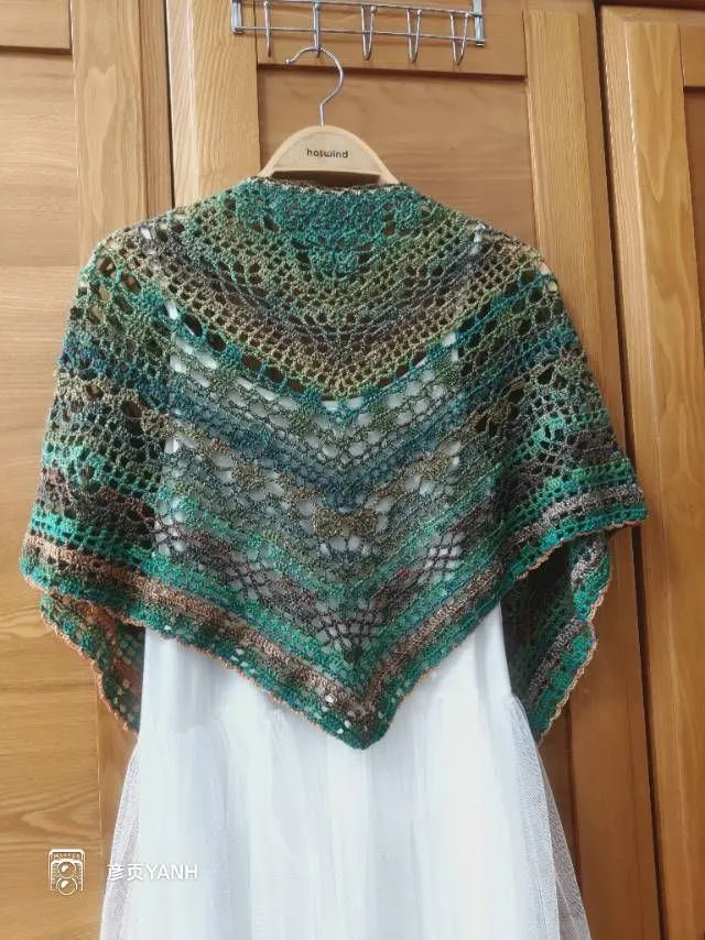 新梅披肩(部分), a crochet project shared by 彦页YANH