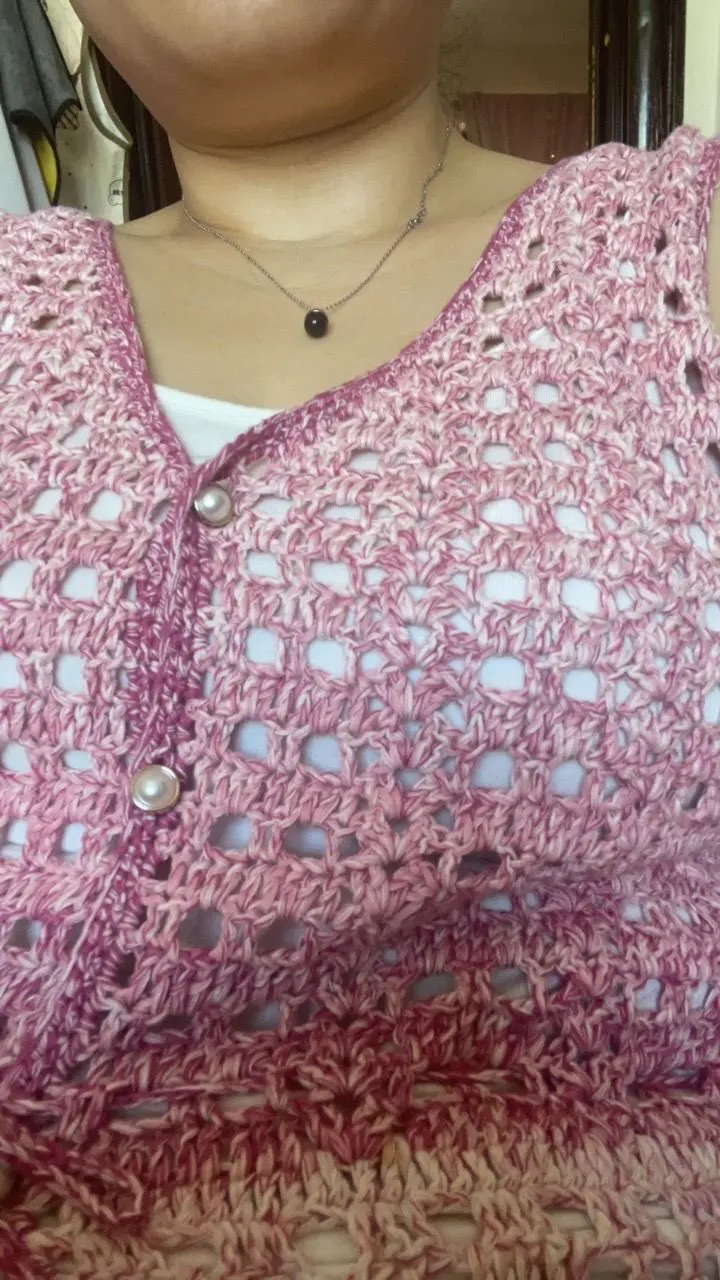 拍不了全身，只能来张半身的, a crochet project shared by 孙方云
