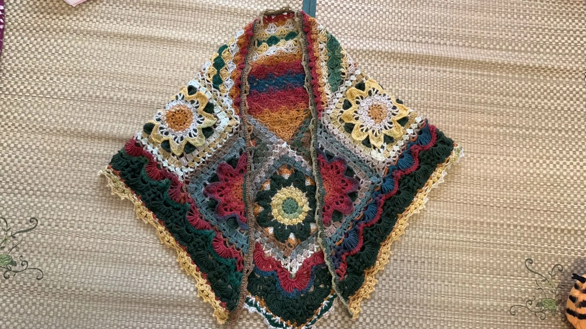 披肩, a crochet project shared by 若花开，蝶自来
