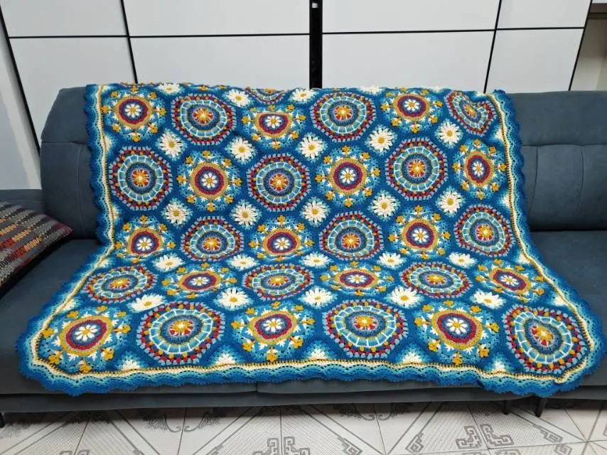 加了两片花, a crochet project shared by Community maker