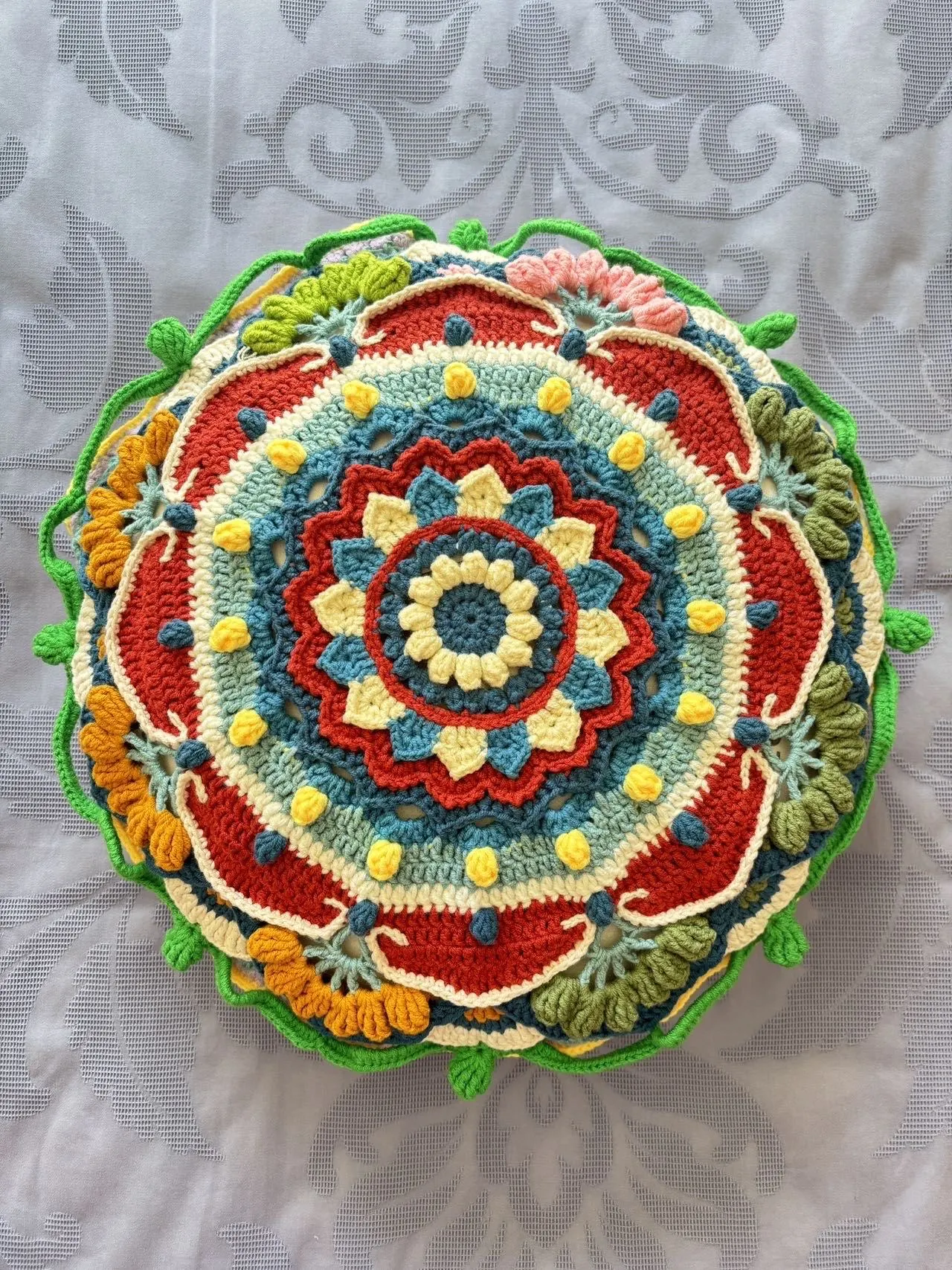 宝相花抱枕, a crochet project shared by 爱钩织的明明