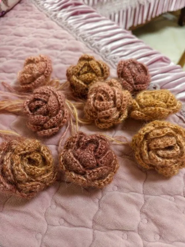 我也交个作业吧，秋天到了，可以披了。, a crochet project shared by 77