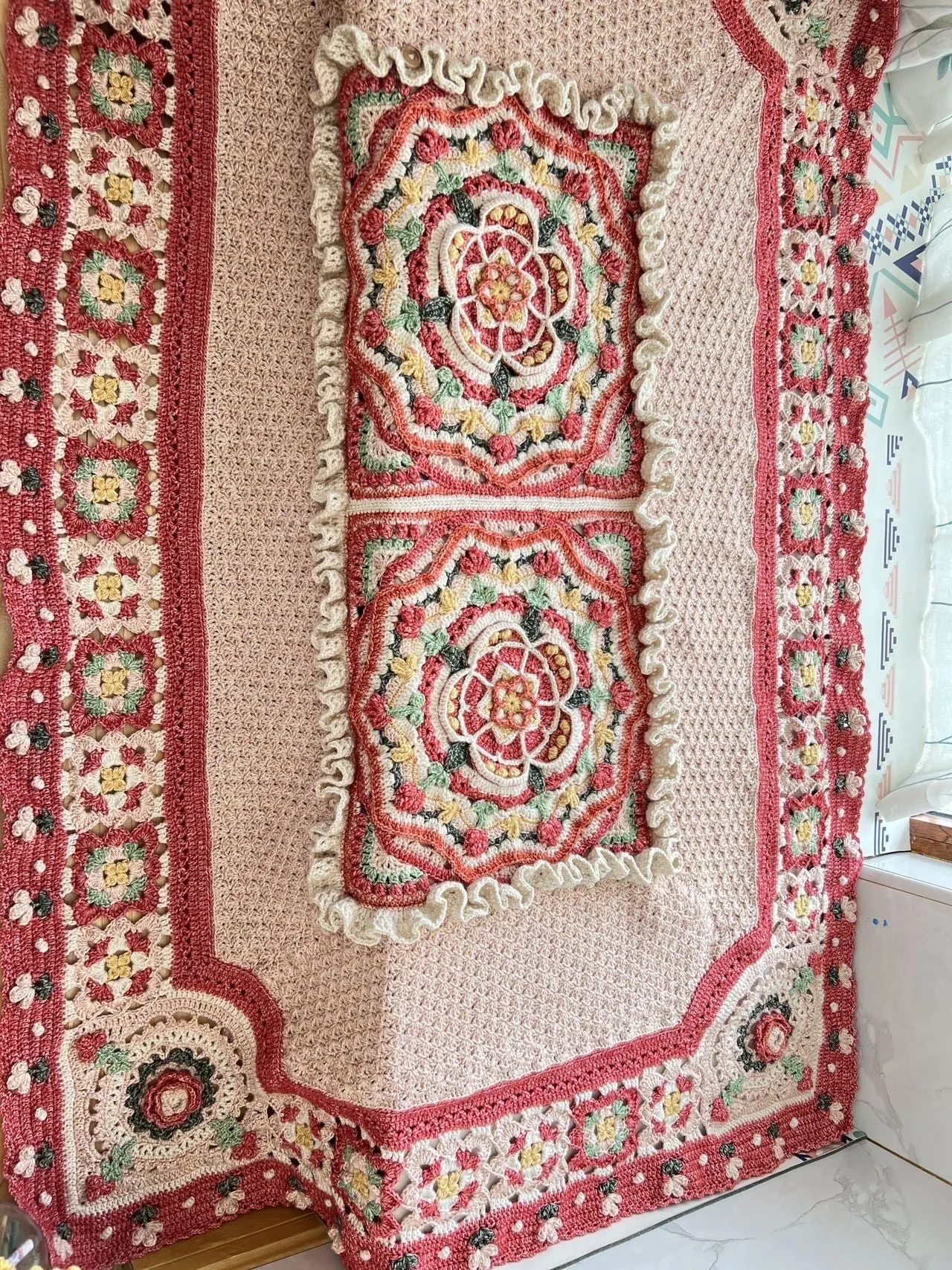 都铎玫瑰花毯, a crochet project shared by 🌼六仔🌼