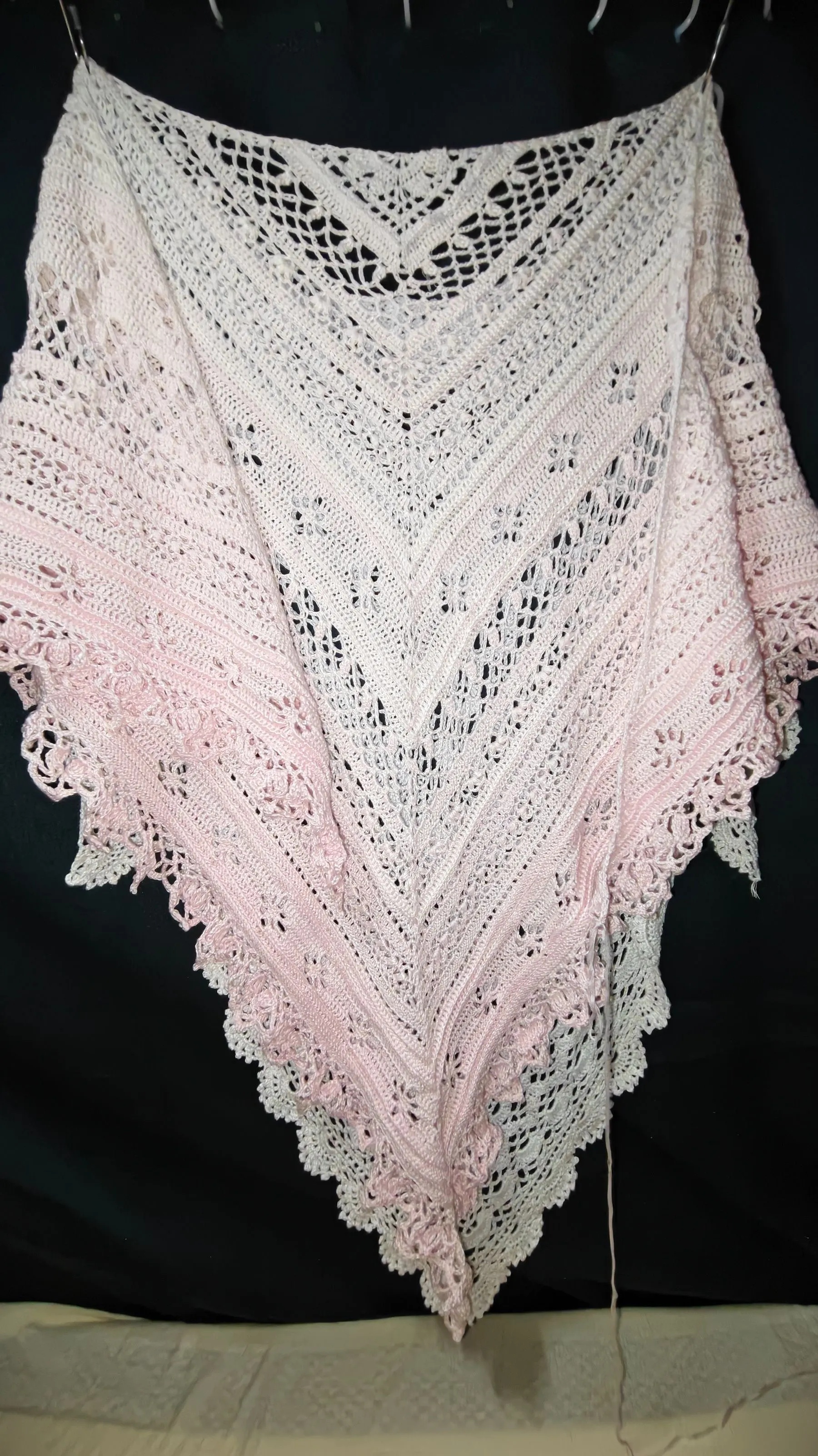 披肩, a crochet project shared by Lgp