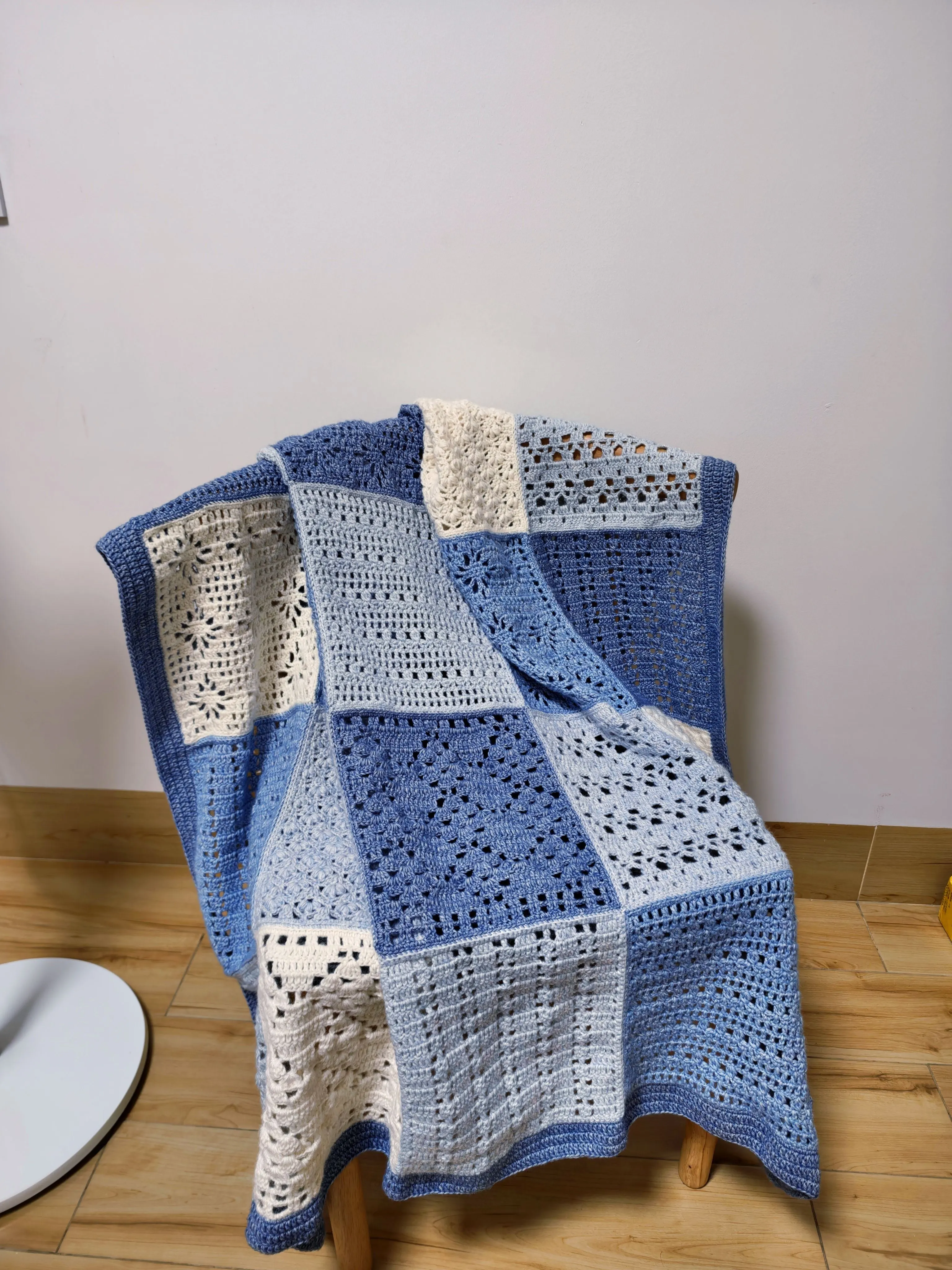雨雾拼花毯, a crochet project shared by dong