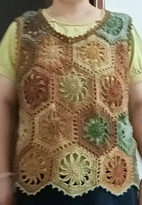 六蕴背心完成, a crochet project shared by 贺二英18627371107