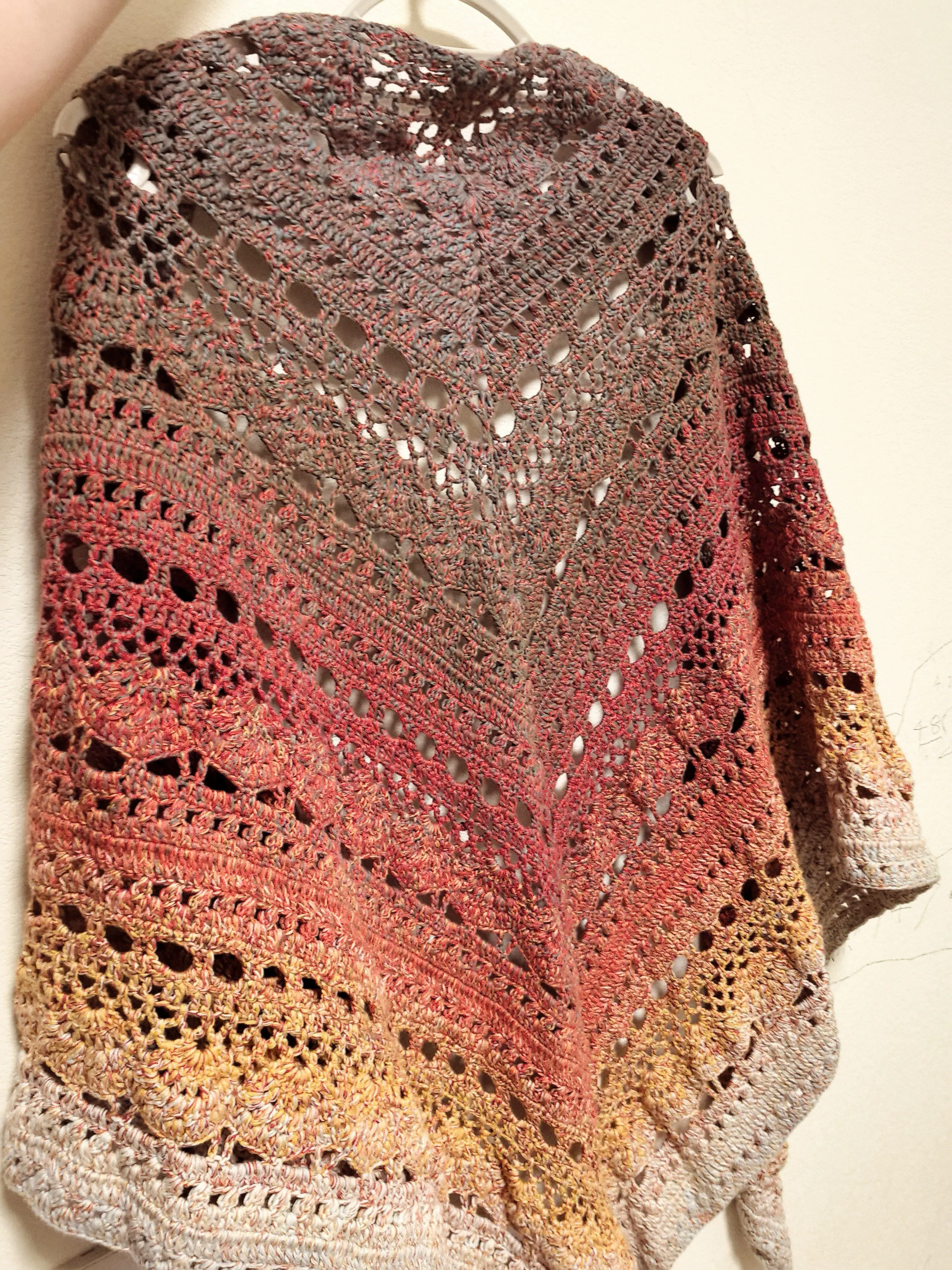 魔女披肩, a crochet project shared by 小蜗