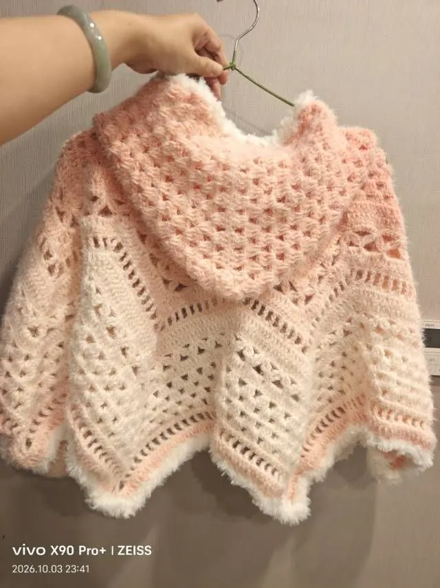斗篷终于搞完了, a crochet project shared by 茵茵