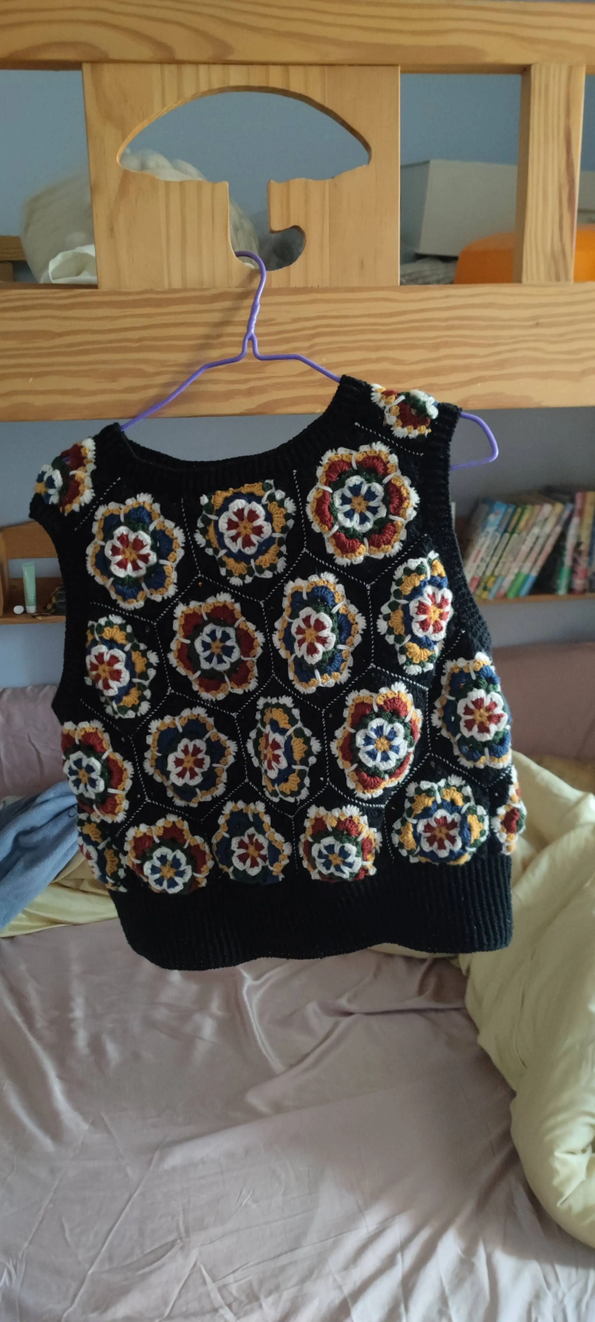 琅瓷拼花背心, a crochet project shared by Community maker