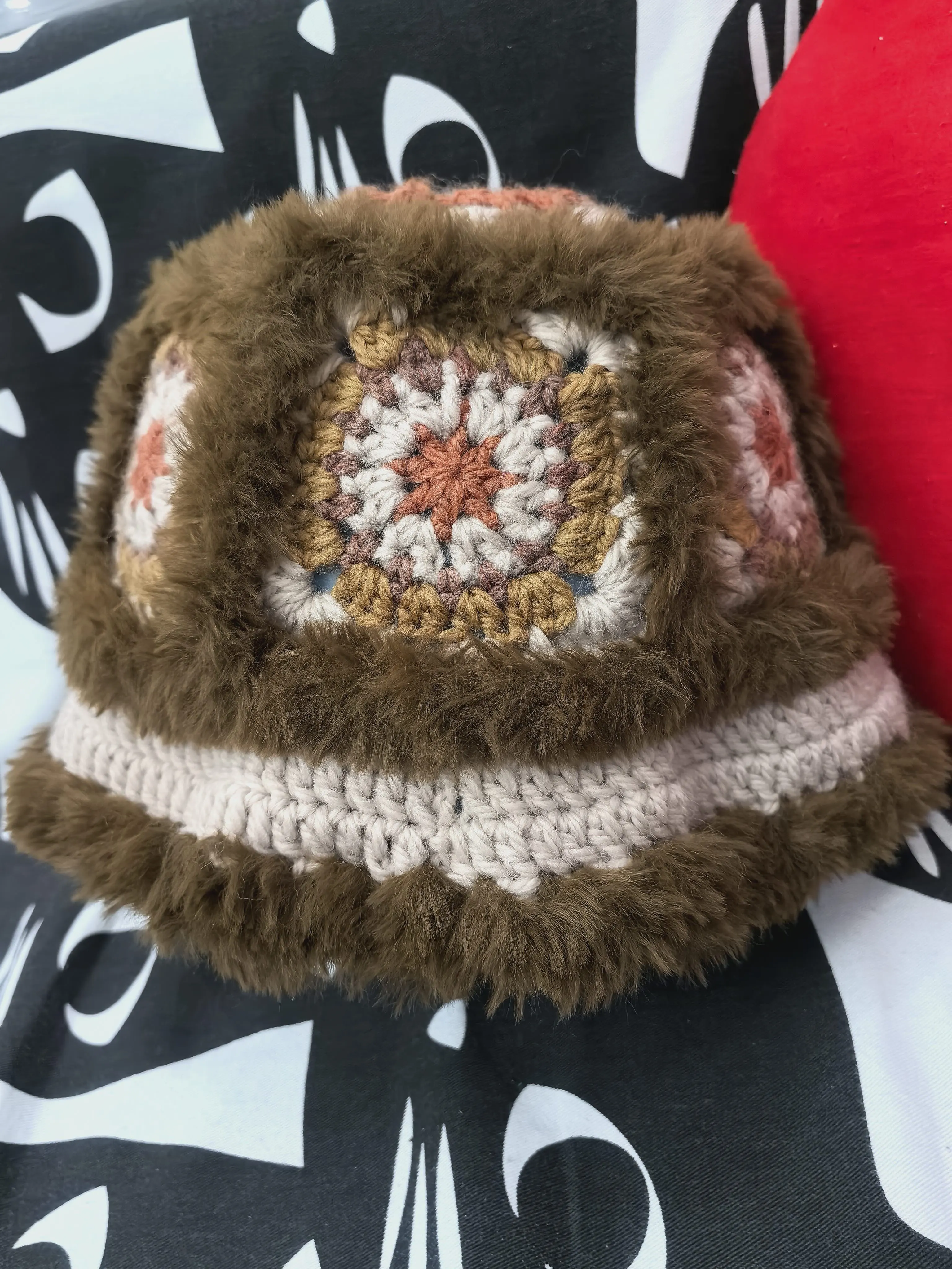 绒绒拼花帽, a crochet project shared by 蘑菇